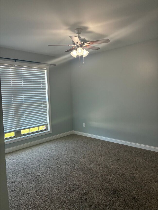 Building Photo - LOCATION LOCATION Location!  Off Joe Prather Hwy 313!