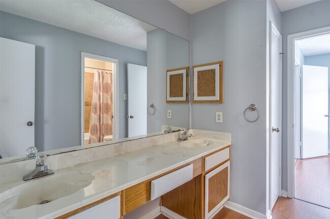 Building Photo - 3006 Stargrass Ct