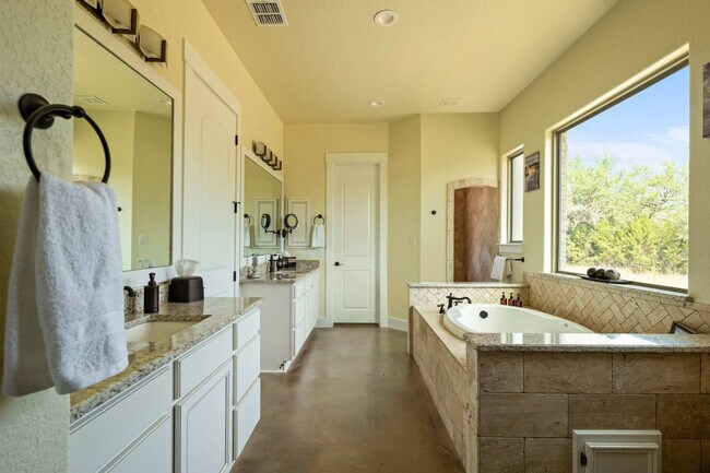Building Photo - 1194 Vaquero Wy