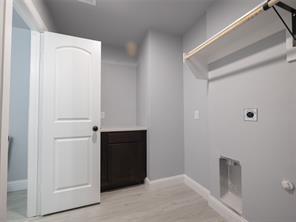 Building Photo - 419 W Elm St