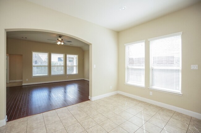 Building Photo - 28515 Pleasant Forest Dr