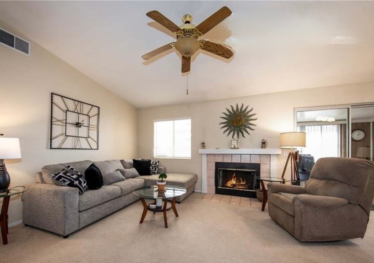 Building Photo - 10701 Bel Air Dr