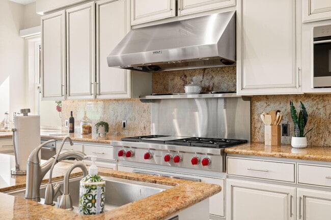 Building Photo - 49430 Montana Way