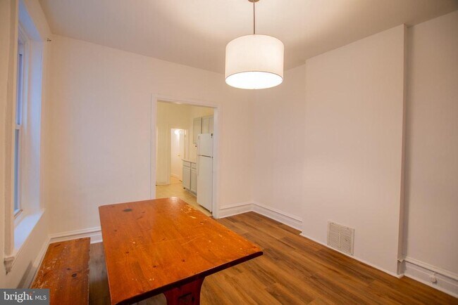 Building Photo - 2039 N Gratz St