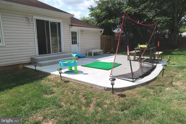 Building Photo - 9530 Ashbourn Dr