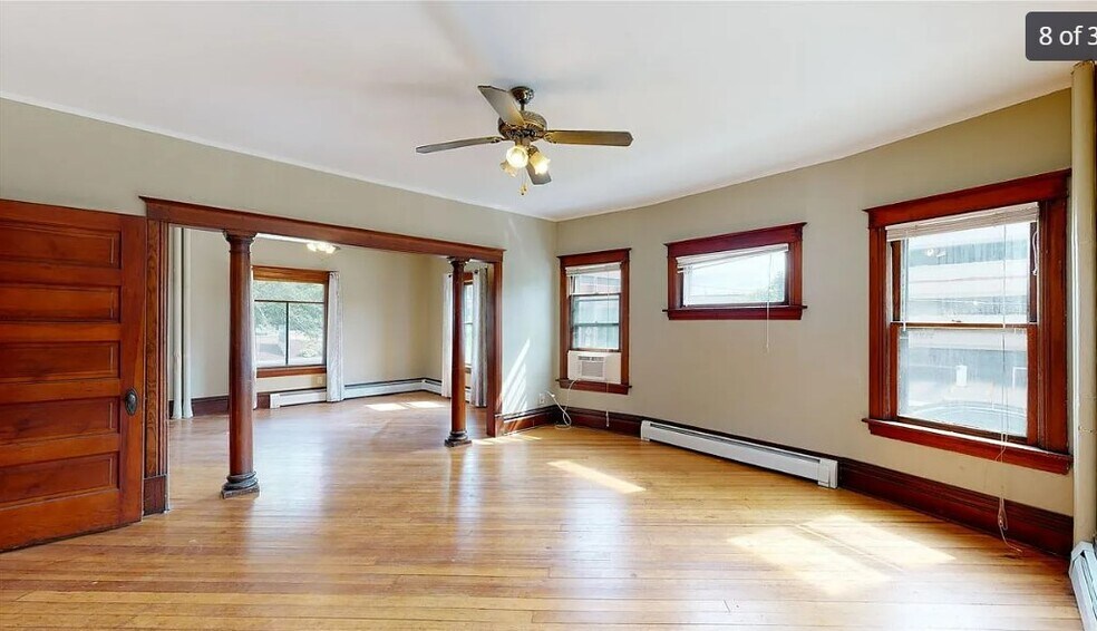 Building Photo - 431 E Market St