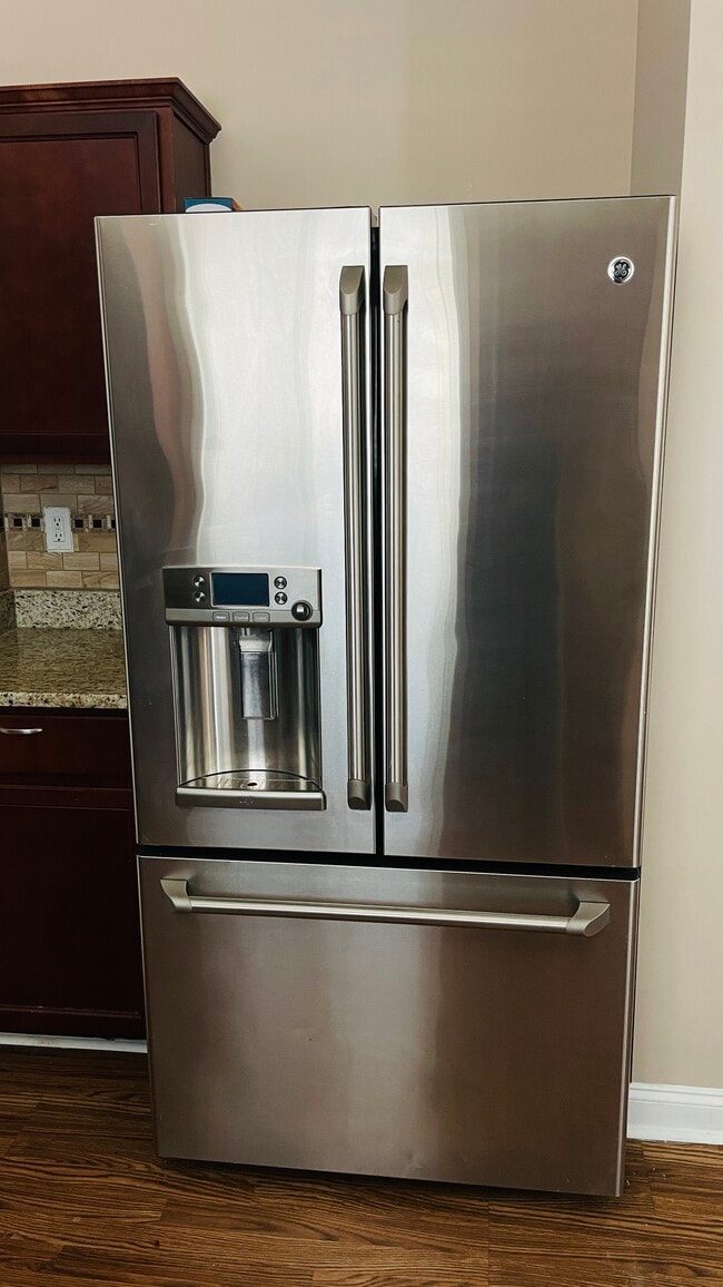 Building Photo - 16300 Brookfield View Ct