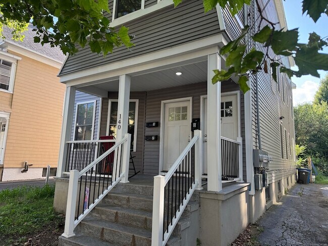 Primary Photo - 140 Foster St