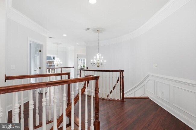 Building Photo - 5285 Meadow Estates Dr