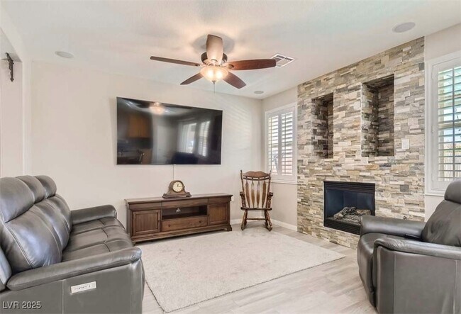Building Photo - 556 Teedale Ct