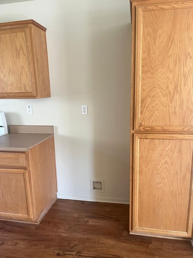 Building Photo - 3 bedroom 2 bath Home in Merced