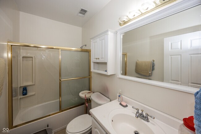 Building Photo - 5889 Pebblestream Dr
