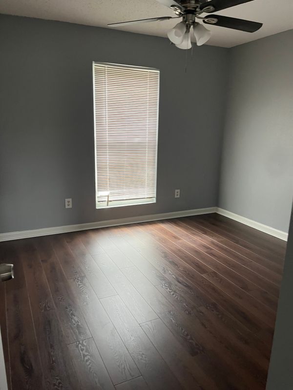 Building Photo - 1413 Kings Row