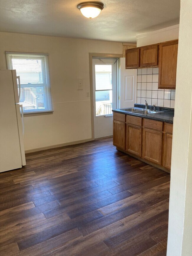 Building Photo - 4207-4205 8th St