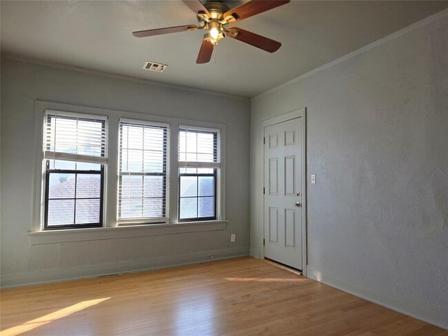 Building Photo - 1725 NW 18th St