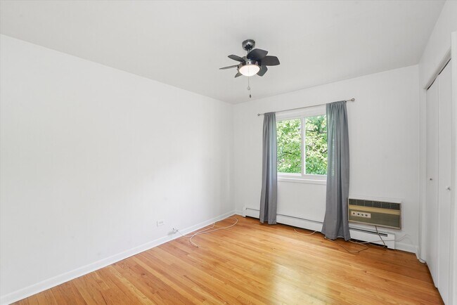 Building Photo - 200 S Blvd-1A