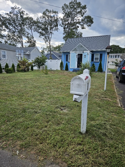 Building Photo - 8 Bash Rd