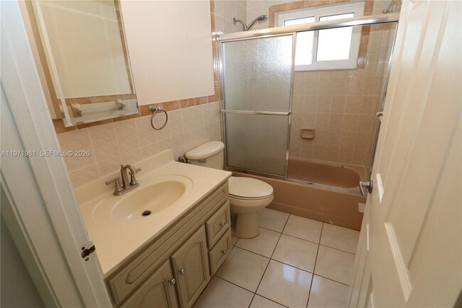 Building Photo - 230 SW 30th Ave