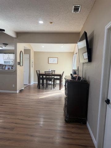 Building Photo - 604 Red Coat Ln