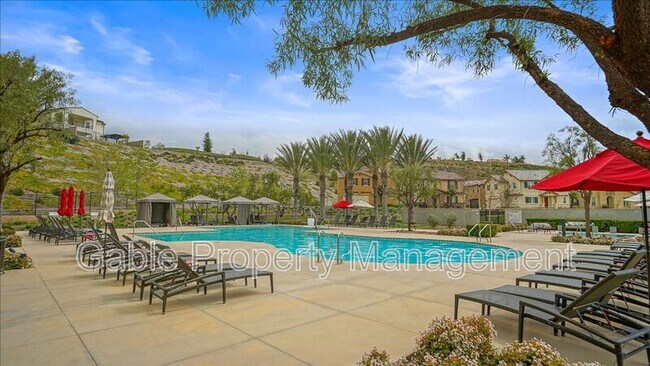 Building Photo - 27623 Solana Wy