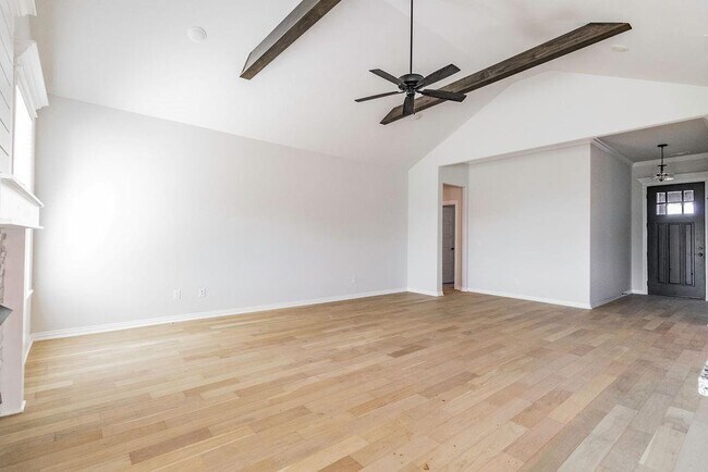 Building Photo - 805 Carlock Dr
