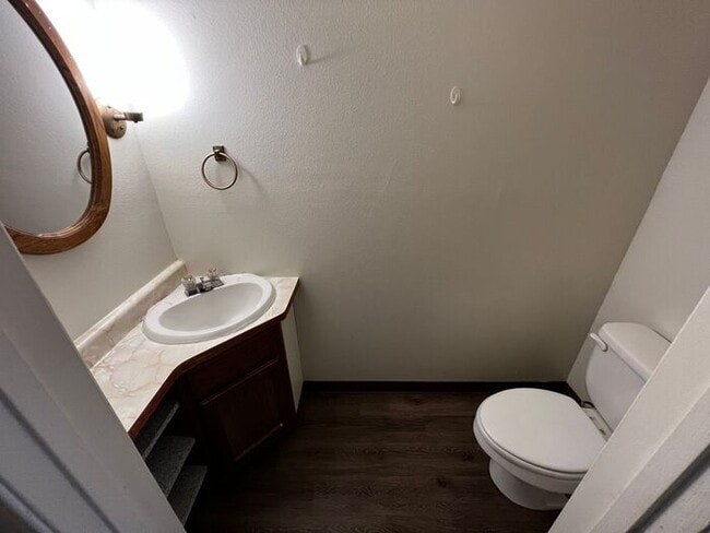 Building Photo - $1,435 | 2 Bedroom + Bonus Room, 1.5 Bathroom Town Home | No Pets | Available for an Immediate Mo...