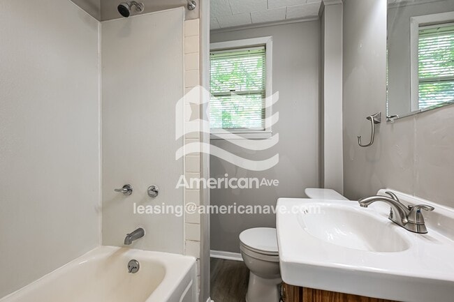 Building Photo - 1008 Hancock Ave