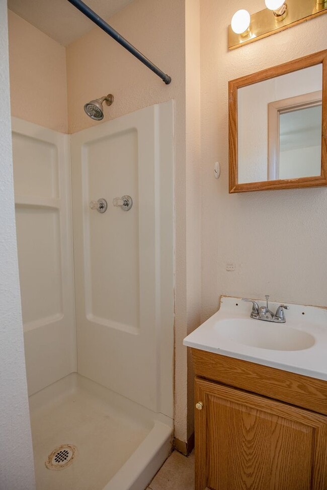 Building Photo - 106 New York Ave