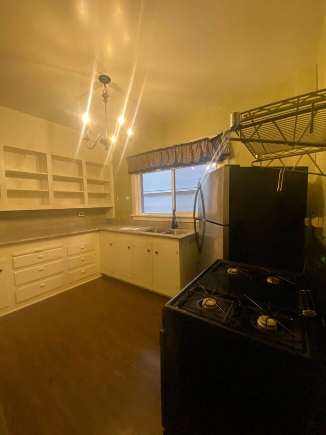 Interior Photo - Uptowner Apartments