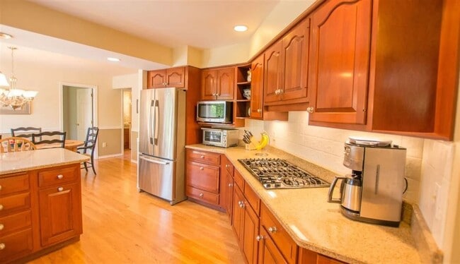 Building Photo - Spacious 4-Bedroom Home for Rent in Williston, VT