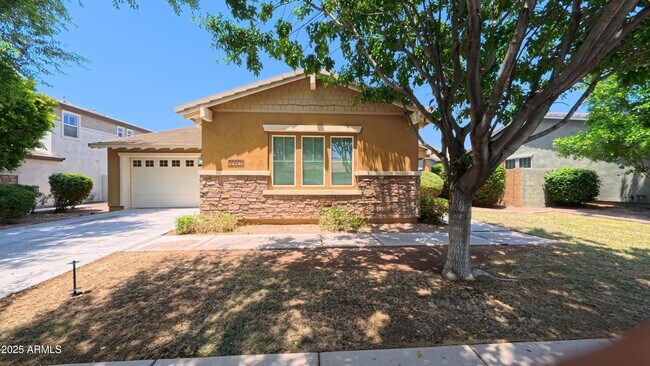 Building Photo - 3742 E Comstock Dr