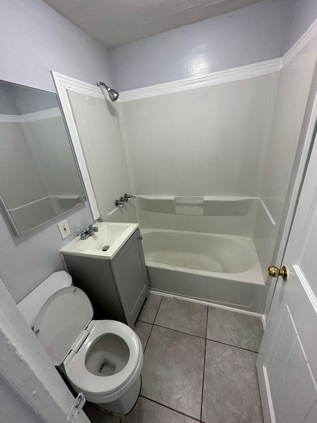 Building Photo - 1528 Mt Herman St