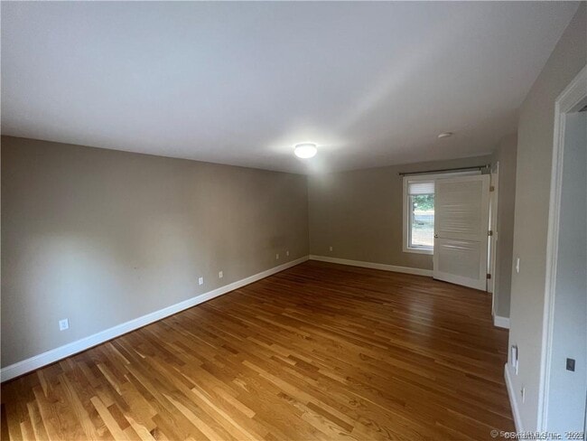 Building Photo - 6 Kingsley Dr