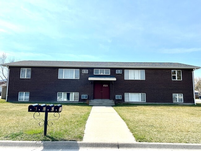 Building Photo - 1723 Hudson St