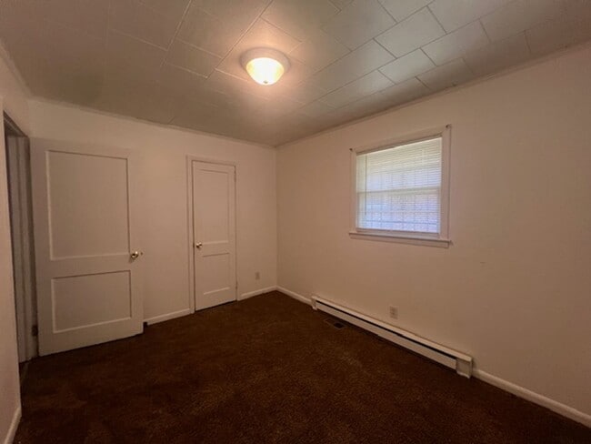 Building Photo - 5519 Higgins ~ Bonnie Doone