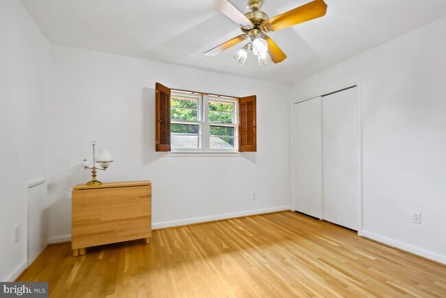 Building Photo - 8504 Sundale Dr