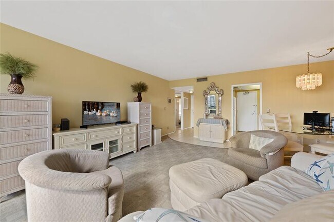 Building Photo - 3700 Galt Ocean Dr