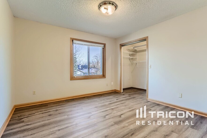 Building Photo - 4845 Orleans Ln N