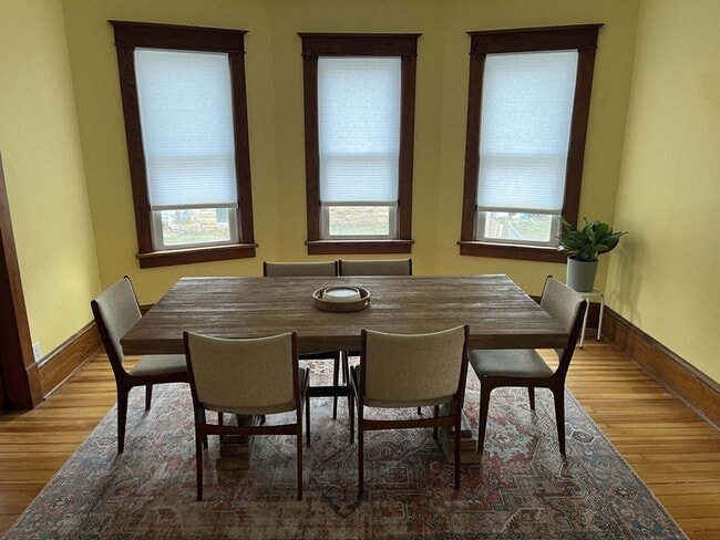 Building Photo - 1113 Vermont St