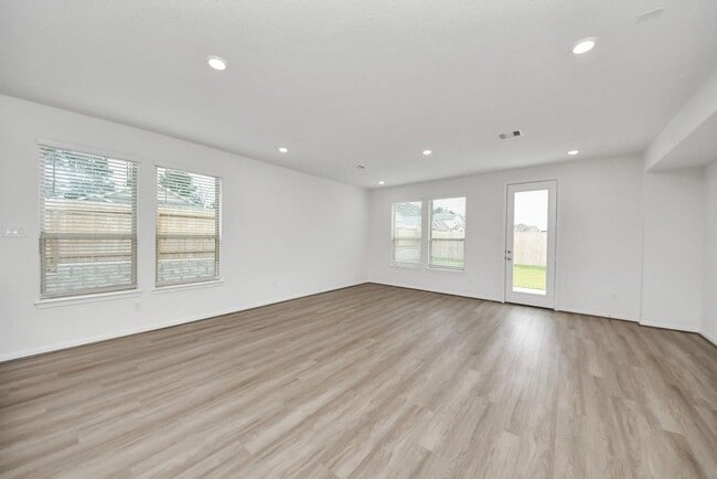 Building Photo - 18211 Hidden Dahlia Dr