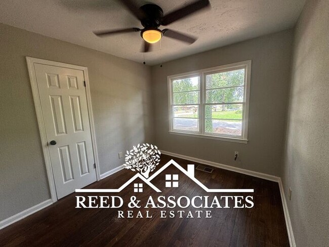 Building Photo - 4 Bedroom in Shelby Forest- Frayser