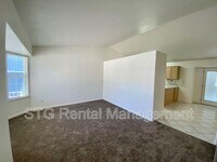 Building Photo - 2215 Chandler Dr