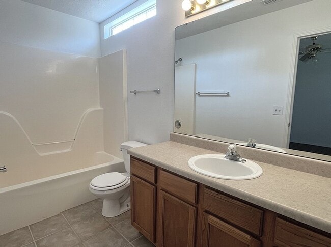 Building Photo - Leasing