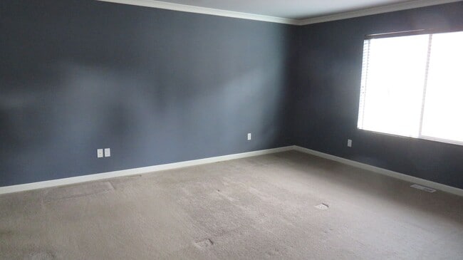 Building Photo - 1577 Burnside Pl