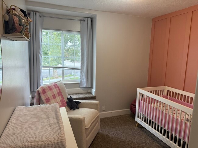 Building Photo - 462 W 660 S