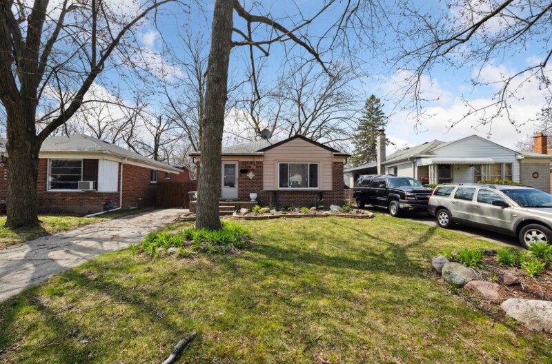 Primary Photo - 452 Sunningdale Dr