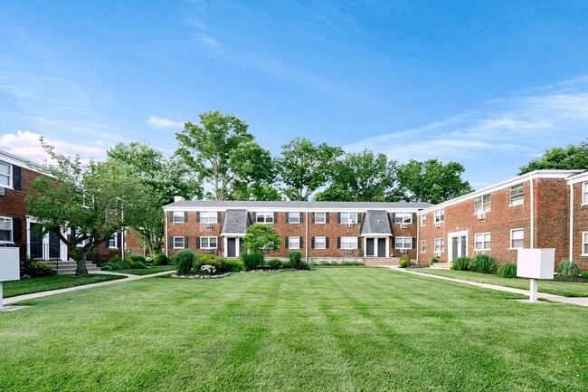 Building Photo - Matawan Court Apartments