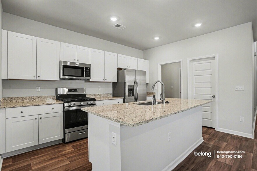 Building Photo - 1055 Sentinel Ct