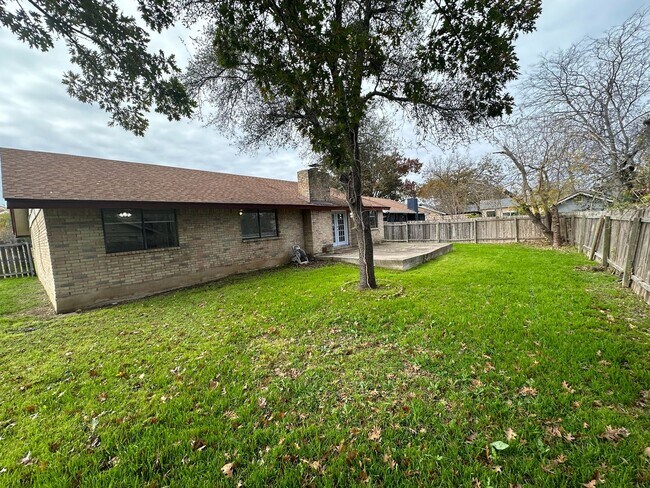 Building Photo - 12101 Scissortail Dr