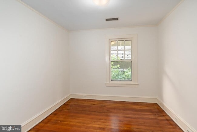 Building Photo - 3819 1/2 Woodley Rd NW